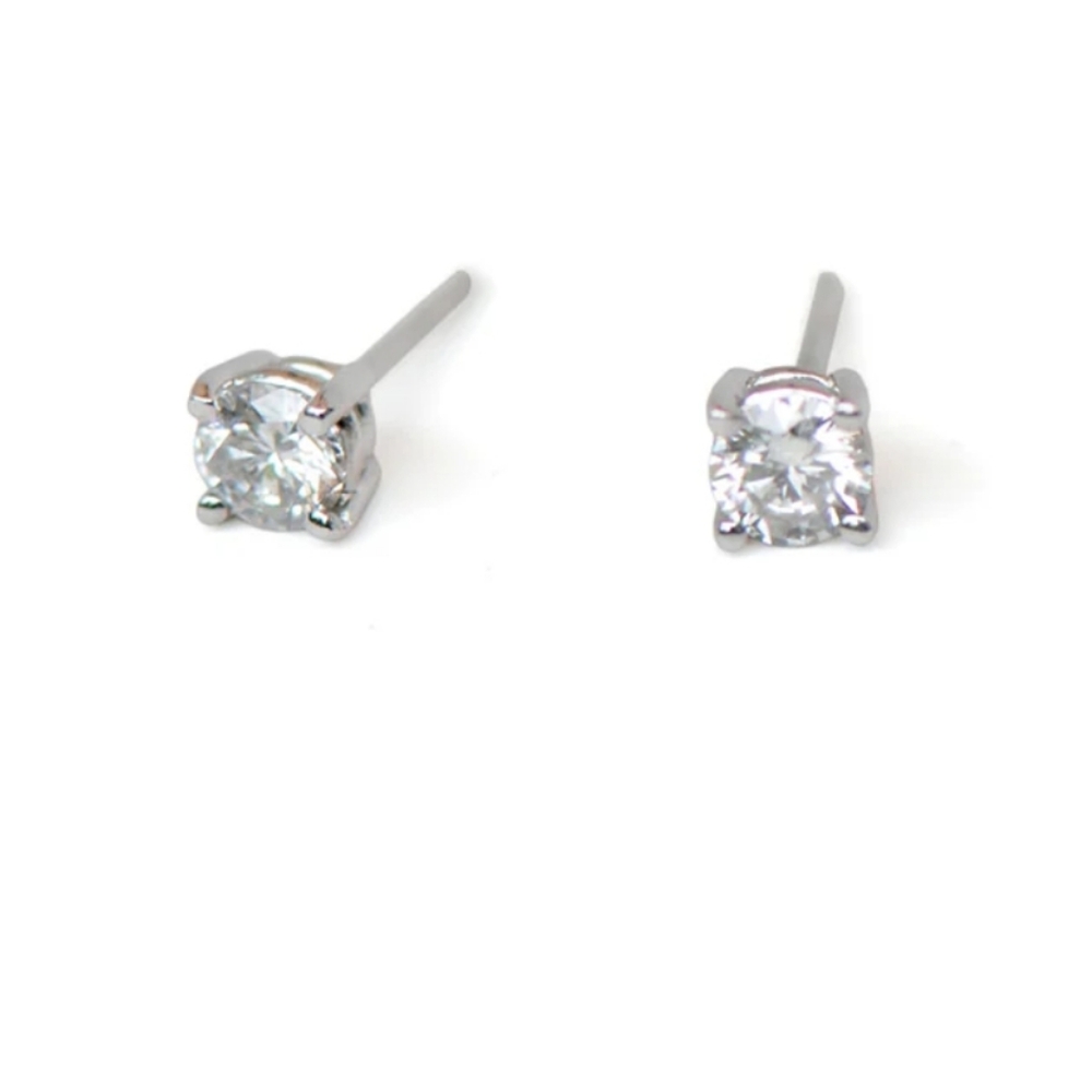 tiny square stud earrings - Picture 3 of 7